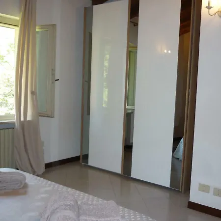 Сasa de vacaciones Cascina Maria Desenzano del Garda