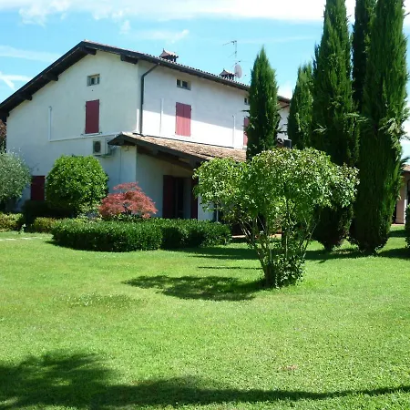 Сasa de vacaciones Cascina Maria Desenzano del Garda